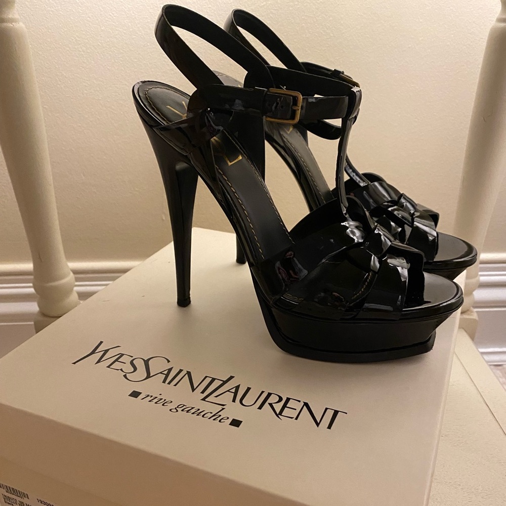 Yves Saint Laurent Patent Tribute 105 Platform Sandals 39 Black Fits like an 8.